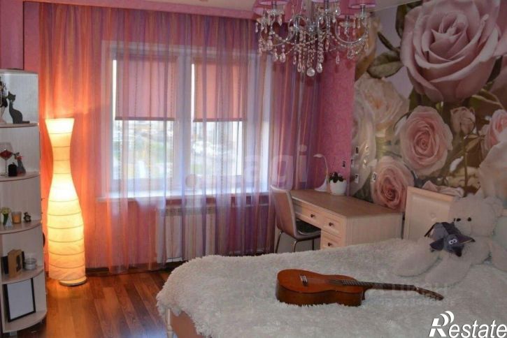 4-комн квартира улица Плеханова, 20,  д. 20