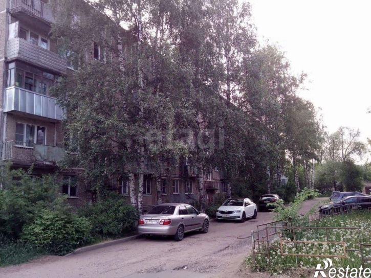 3-комн квартира улица 50 лет ВЛКСМ, 8,  д. 8