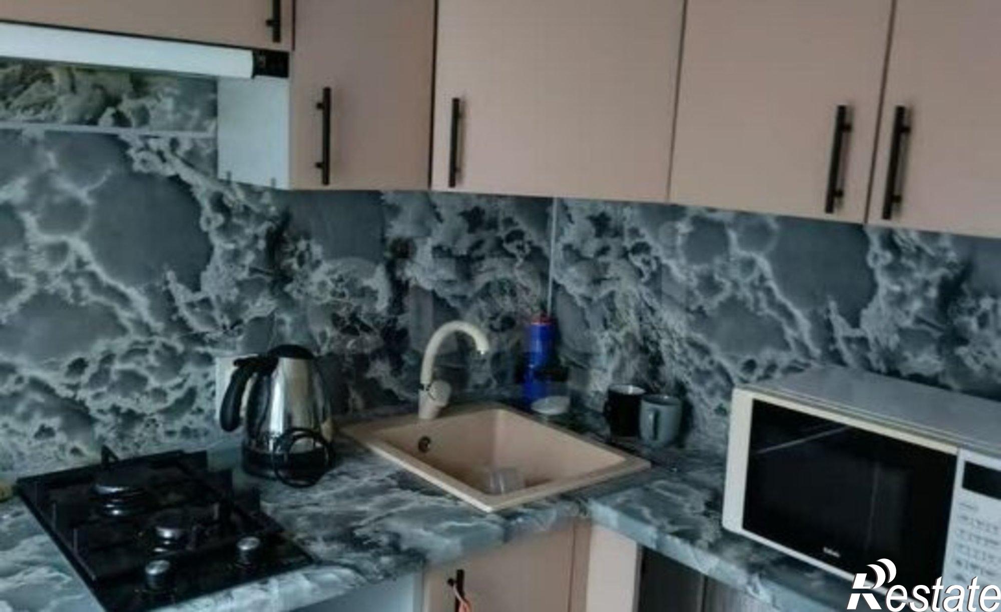 Купить квартиру за 2 080 000 рублей на ул Карякинская, 41