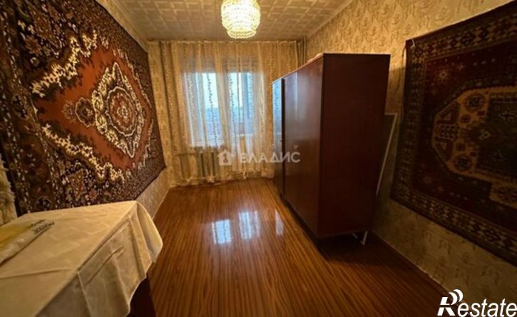 3-комн квартира улица Яна Гуса, 4,  д. 4