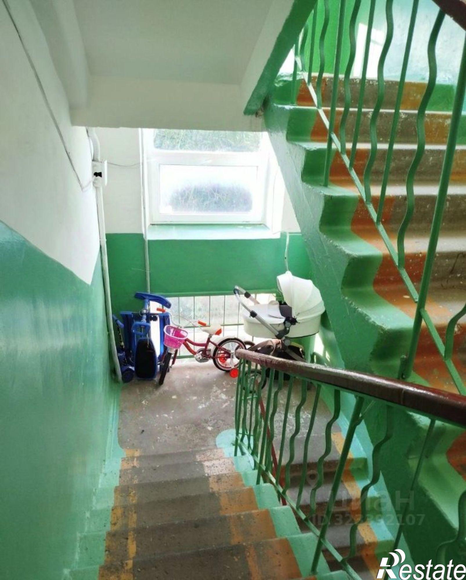 Купить квартиру за 2 400 000 рублей на ул 50 лет ВЛКСМ, 10