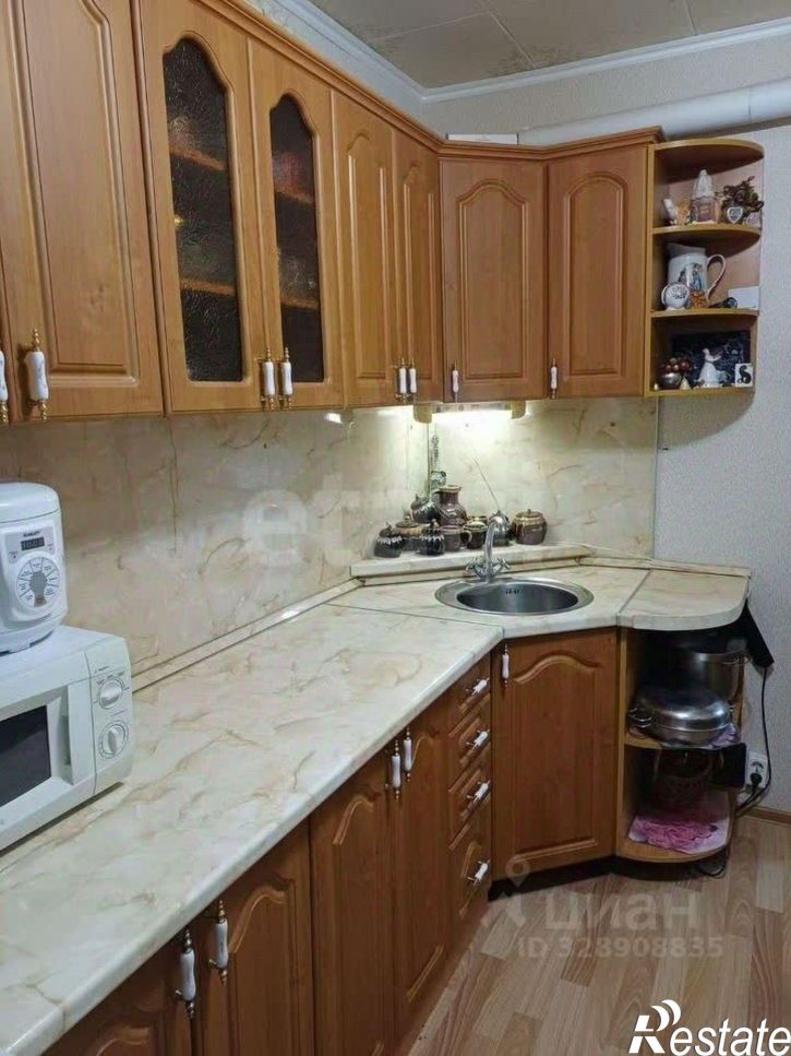 3-комн квартира пр-кт Революции, 4,  д. 4