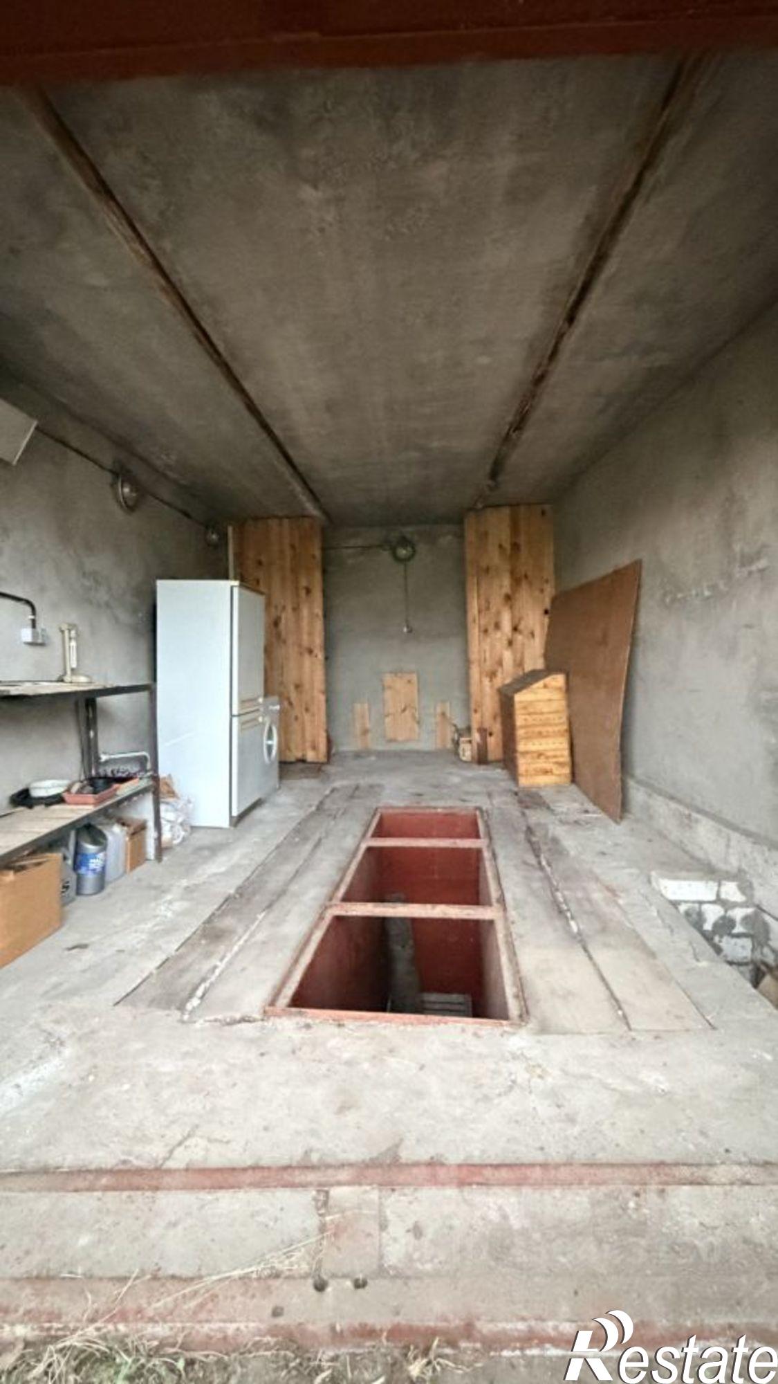 Купить гараж, место в паркинге за 420 000 рублей