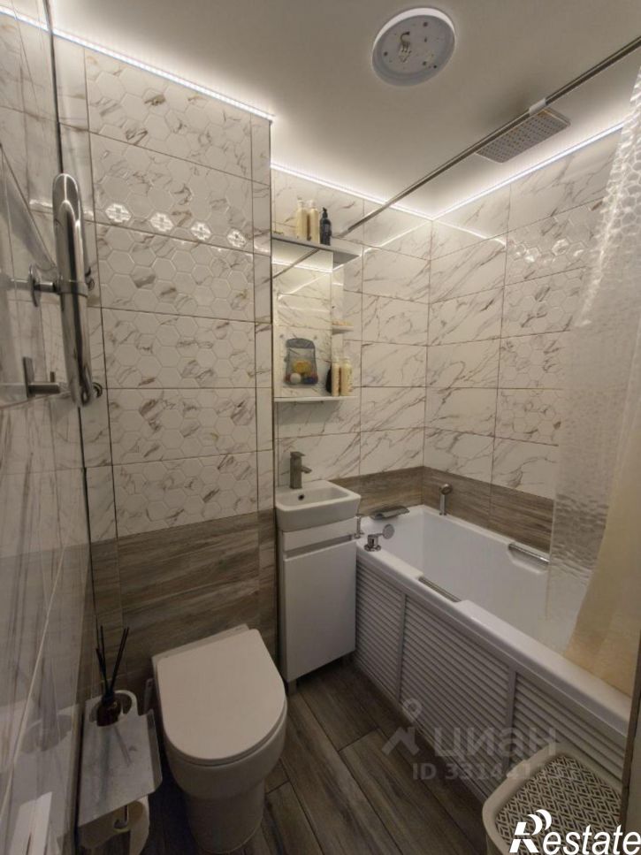 3-комн квартира ул Бориса Рукавицына, 8,  д. 8