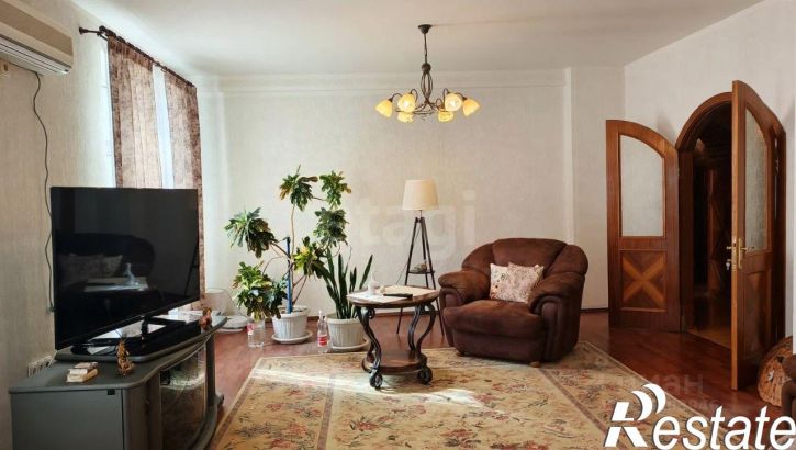 6-комн квартира улица Рапова, 9,  д. 9