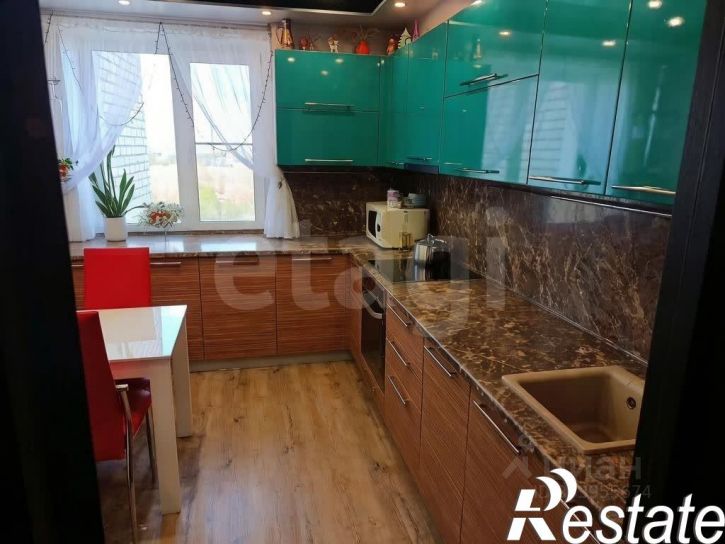 4-комн квартира улица Моторостроителей, 11,  д. 11