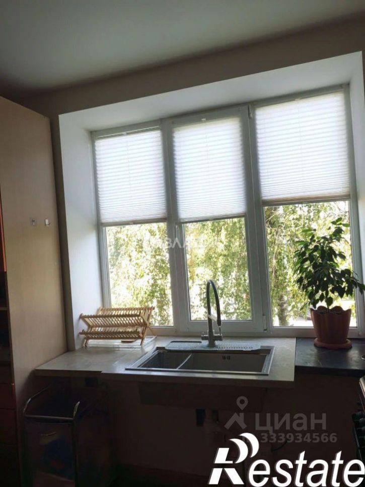 4-комн квартира улица Рапова, 1,  д. 1