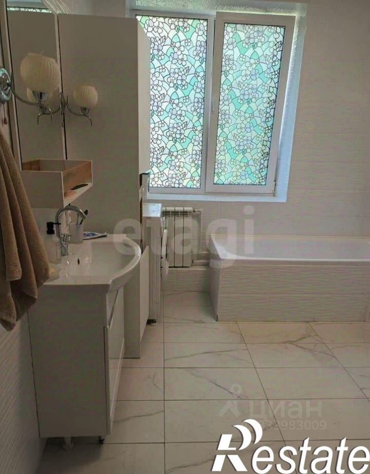 3-комн квартира улица Рапова, 2,  д. 2